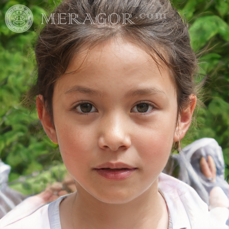 Foto von schönen Mestizenmädchen Gesichter von kleinen Mädchen Europäer Russen Maedchen