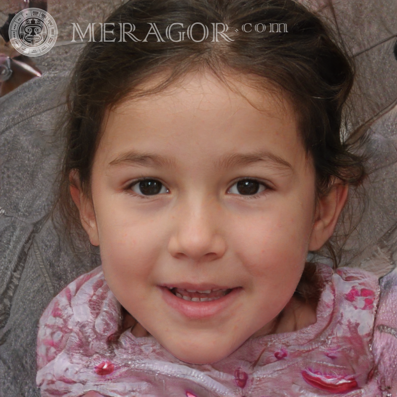 Photo de faux visage de belles petites filles Visages de petites filles Européens Russes Petites filles