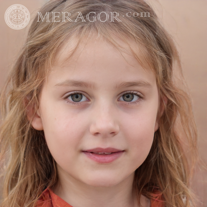Photo de couverture de belles filles Visages de petites filles Européens Russes Petites filles
