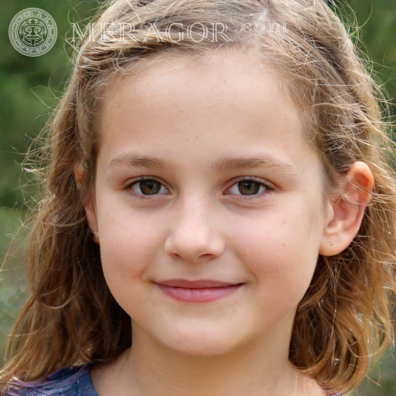Photos de petites filles ordinaires par page Visages de petites filles Européens Russes Petites filles