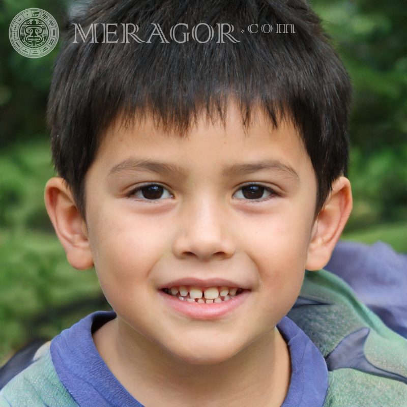Téléchargez une photo du visage du garçon sur la tablette Visages de garçons Arabes, musulmans Coréens Infantiles