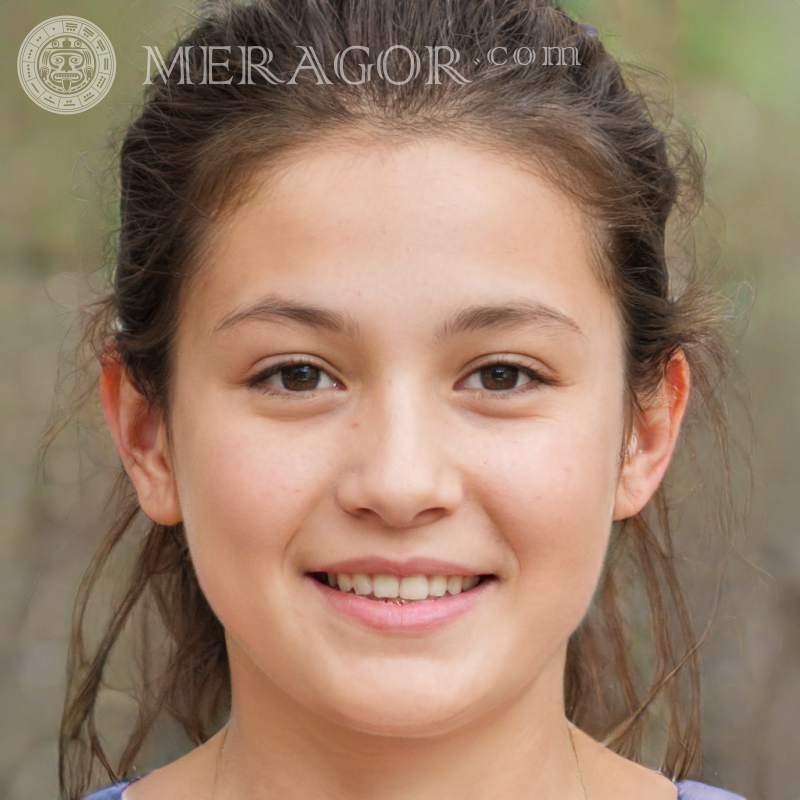 Foto do rosto da garota no telefone Rostos de meninas Europeus Russos Meninas