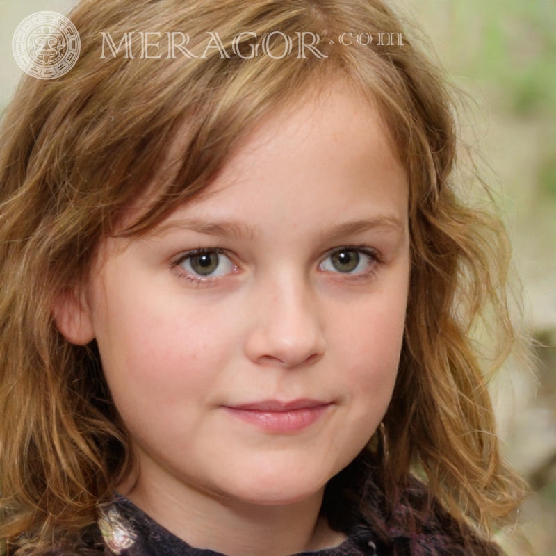 Le visage de la fille sur la photo de profil au téléphone Visages de petites filles Européens Russes Petites filles