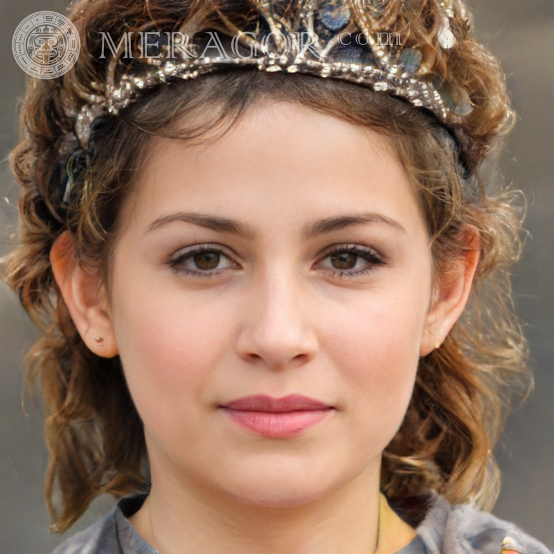Foto de uma menina com uma coroa na cabeça Rostos de meninas Europeus Russos Meninas