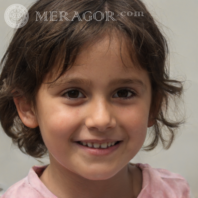 Foto des Gesichtes des kleinen Mädchens Gesichter von kleinen Mädchen Europäer Russen Maedchen