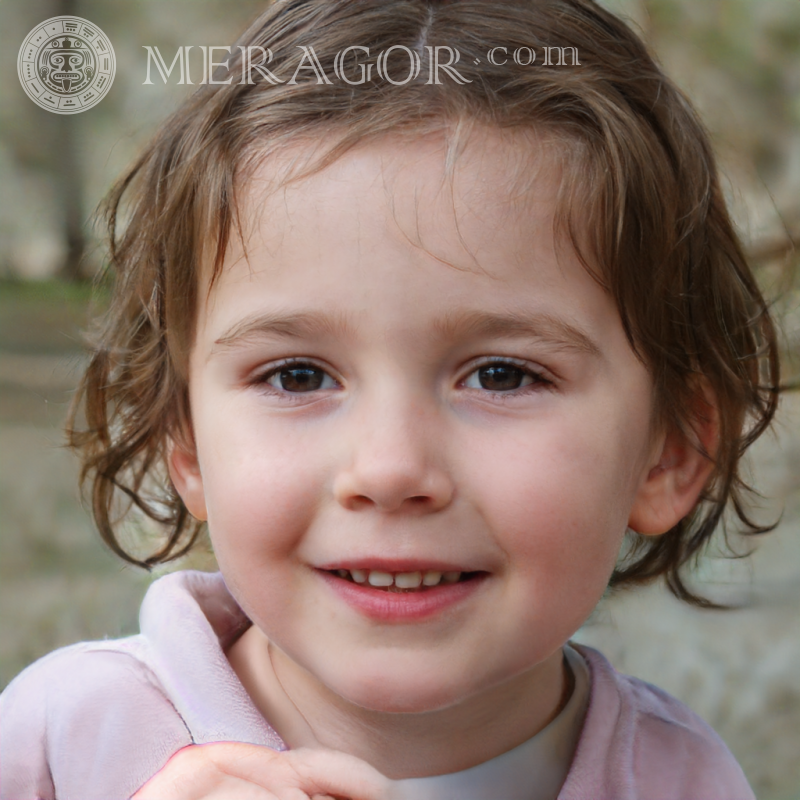 Beau visage de petite fille 192 par 192 pixels Visages de petites filles Européens Russes Petites filles