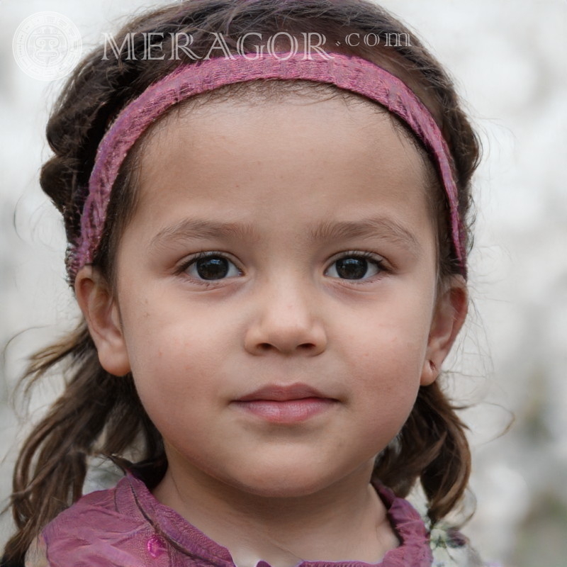 Visage une fille de 3 ans meilleures photos Visages de petites filles Européens Russes Petites filles