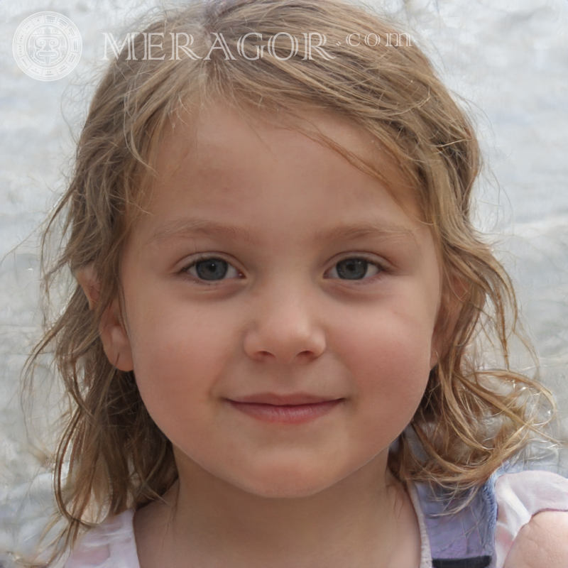 Photo de petites filles sur la photo de profil pour inscription Visages de petites filles Européens Russes Petites filles