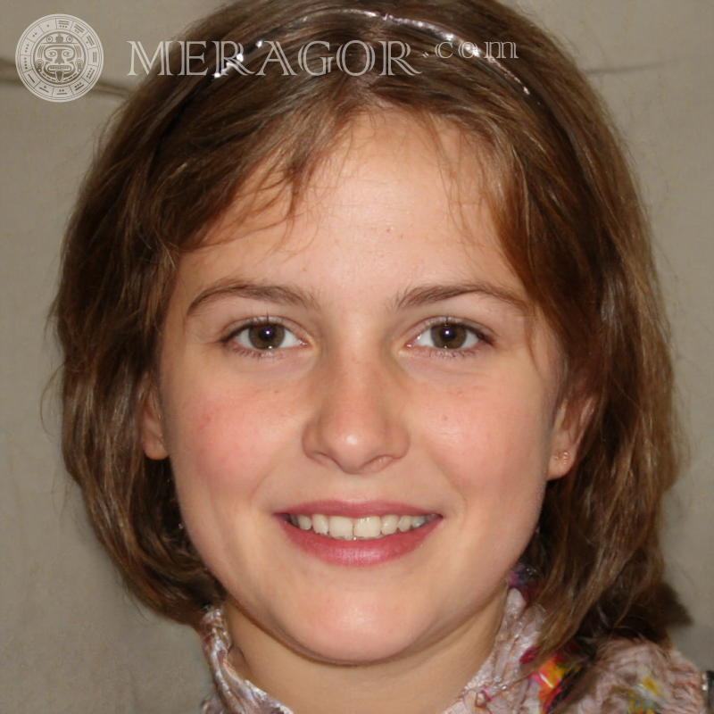 Papier peint petites filles face à Tinder Visages de petites filles Européens Russes Petites filles