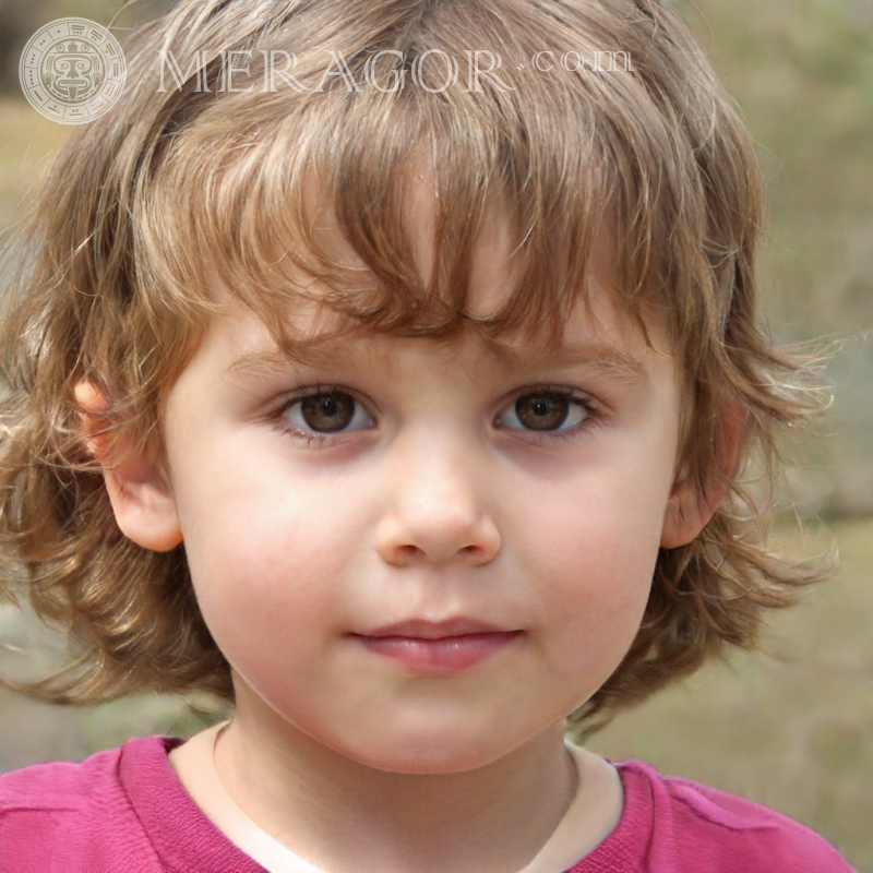 Schönes Gesicht eines kleinen Mädchenporträts Gesichter von kleinen Mädchen Europäer Russen Maedchen
