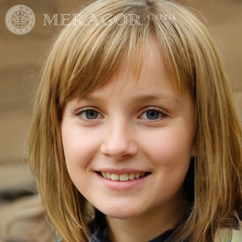 Belle photo du visage une fille rousse Visages de petites filles Européens Russes Petites filles