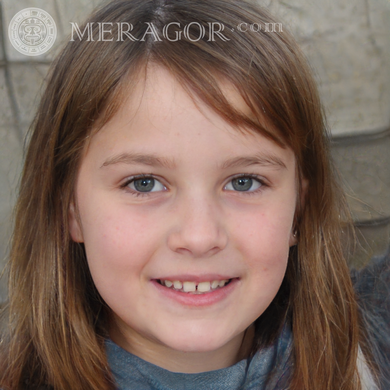 Schönes Foto vom Gesicht eines braunhaarigen Mädchens Gesichter von kleinen Mädchen Europäer Russen Maedchen