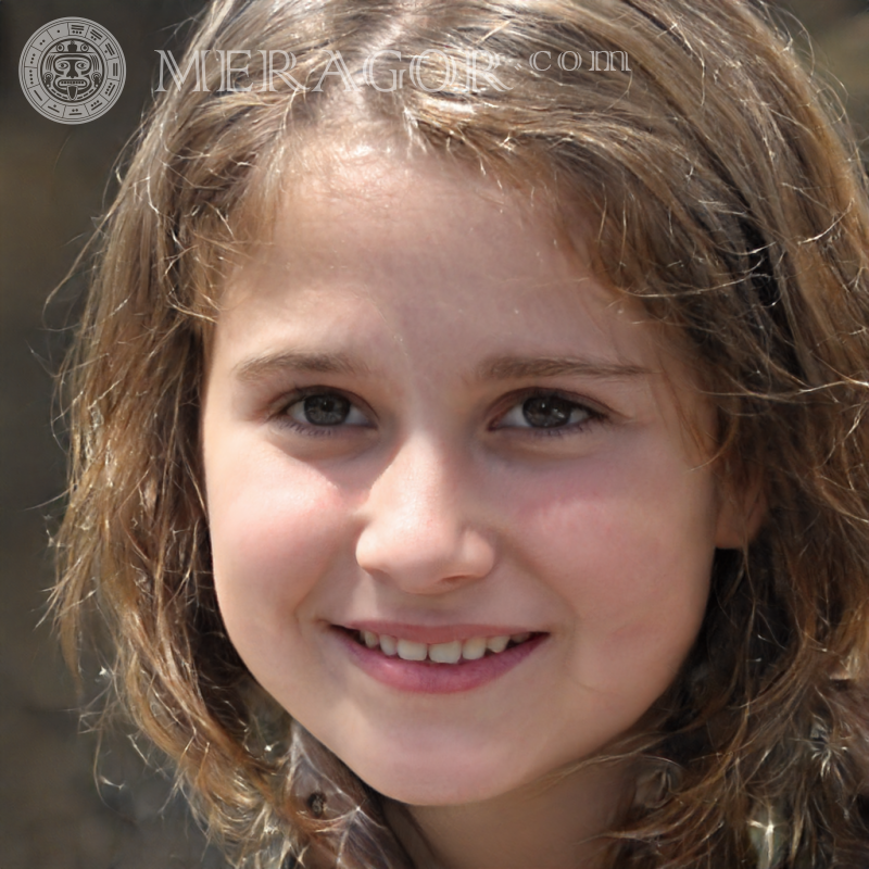 Beaux visages de filles de 8 ans Visages de petites filles Européens Russes Petites filles