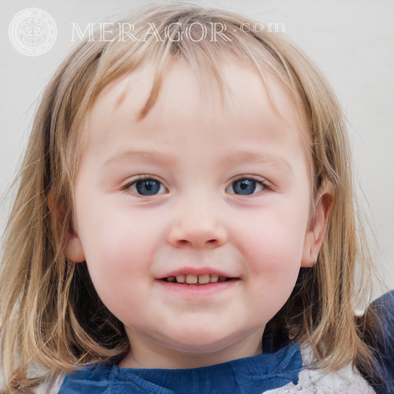 Beaux visages de filles de 2 ans Visages de petites filles Européens Russes Petites filles