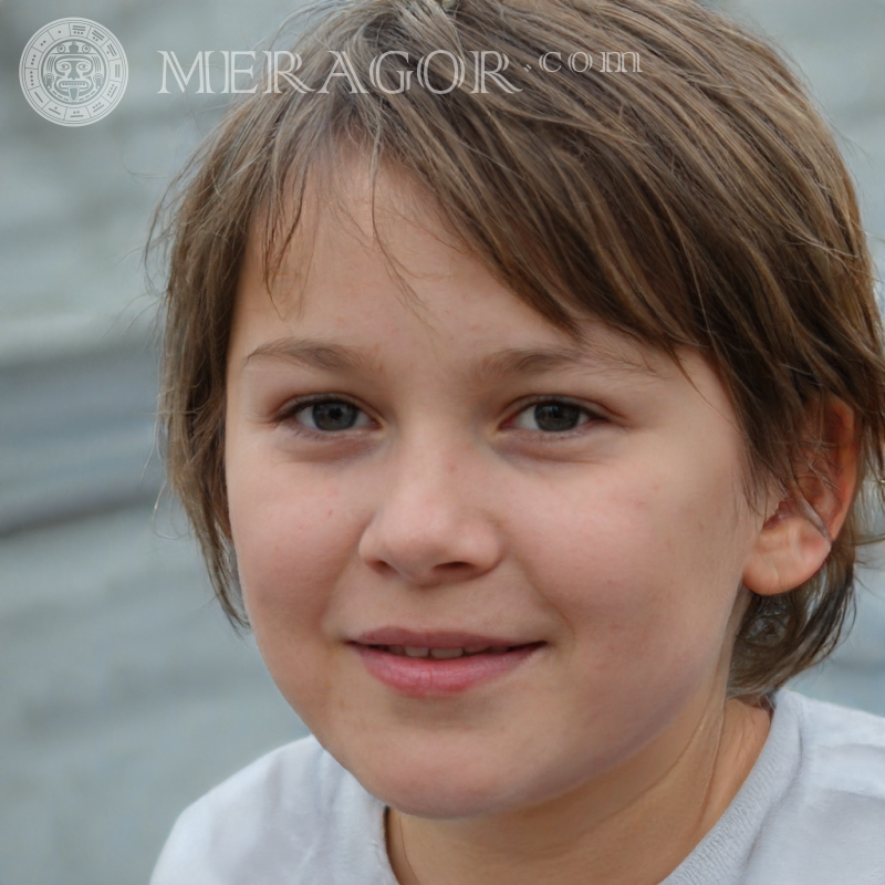 Foto de una niña de cara redonda. Rostros de niñas pequeñas Europeos Rusos Niñas