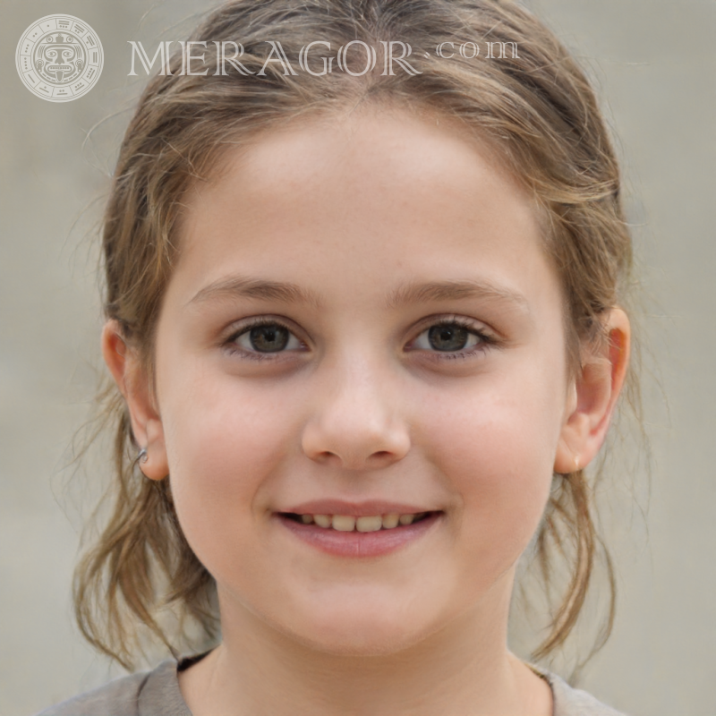 Bild mit lächelndem Mädchen Gesichter von kleinen Mädchen Europäer Russen Maedchen