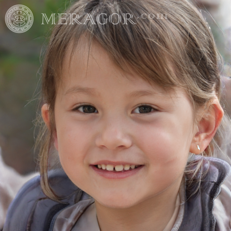 Beau visage de petite fille chinoise Visages de petites filles Européens Russes Petites filles