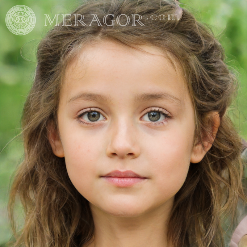 Hermoso rostro de una chica bronceada Rostros de niñas pequeñas Europeos Rusos Niñas