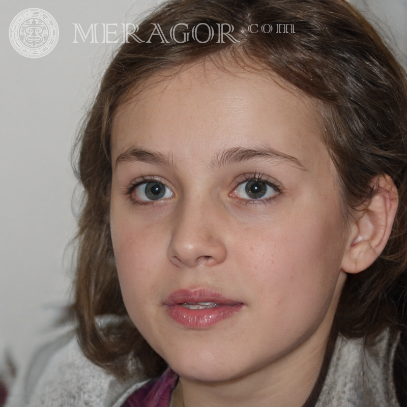 Photo aléatoire de belles filles Visages de petites filles Européens Russes Petites filles