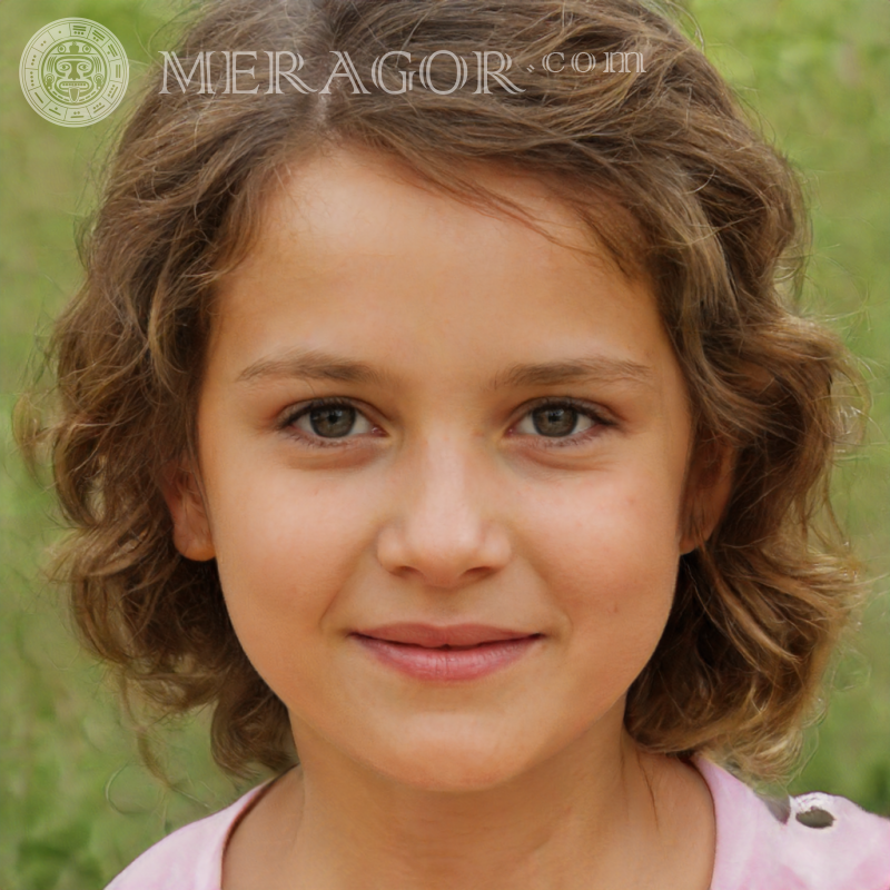 Foto de una hermosa niña morena Rostros de niñas pequeñas Europeos Rusos Niñas