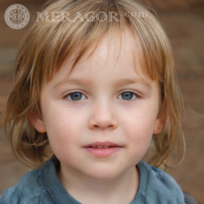 Das Gesicht eines schönen blonden kleinen Mädchens Gesichter von kleinen Mädchen Europäer Russen Maedchen