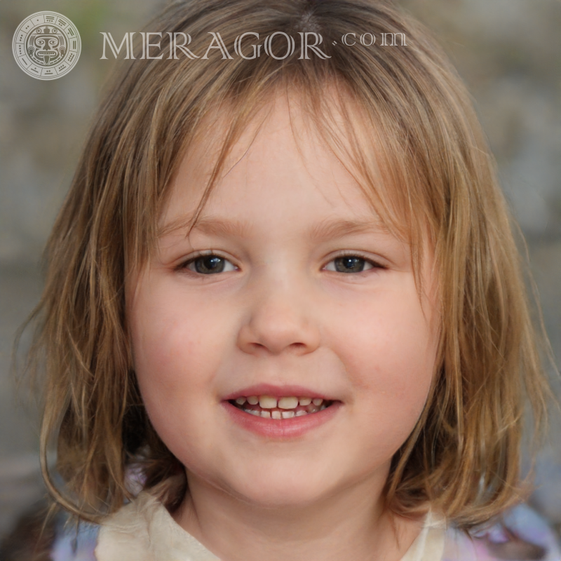 Visages de filles sur un avatar aux cheveux blonds Visages de petites filles Européens Russes Petites filles