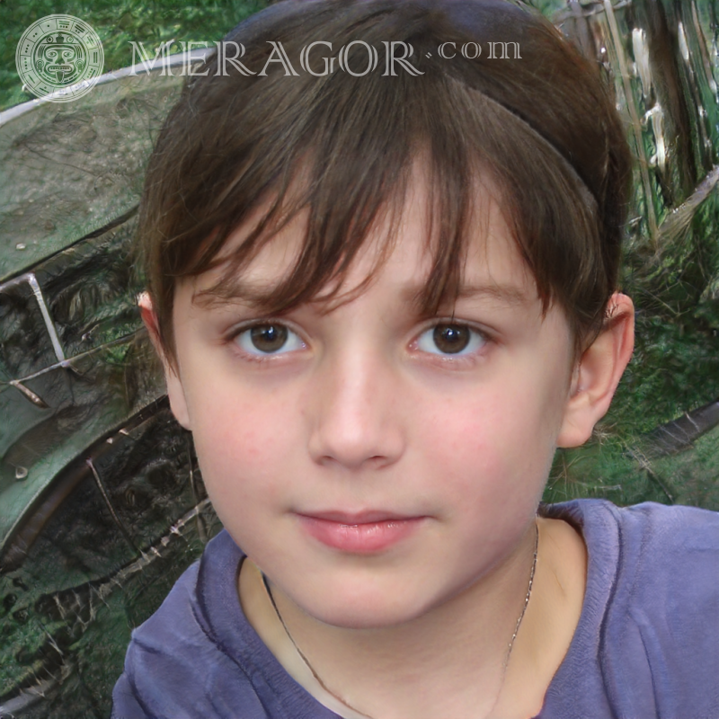 Visages de filles sur avatar de cheveux noirs Visages de petites filles Européens Russes Petites filles