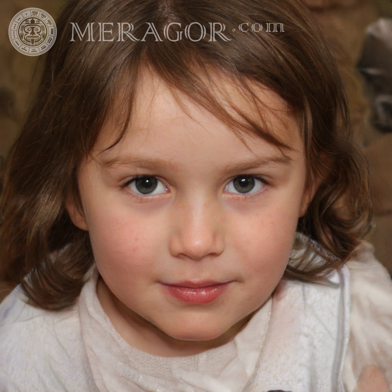 Foto von kleinen russischen Mädchen auf einem Tablet Gesichter von kleinen Mädchen Europäer Russen Maedchen