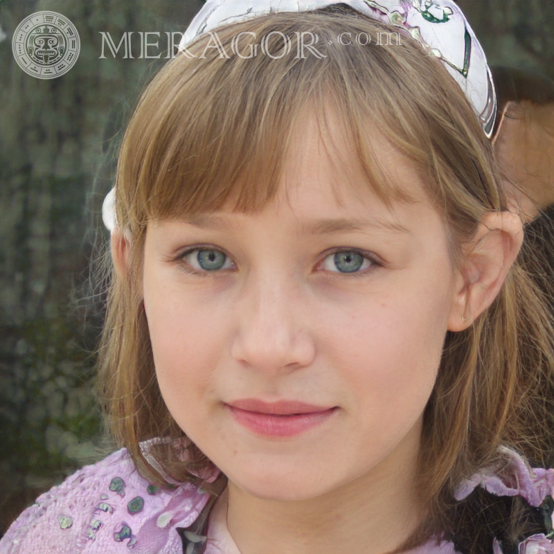 Портрет девушки в тюбетейке Лица девочек Европейцы Русские Девочки