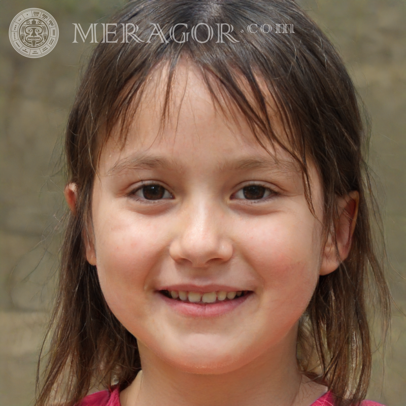 Portrait une petite fille sur un avatar pour le site Visages de petites filles Européens Russes Petites filles