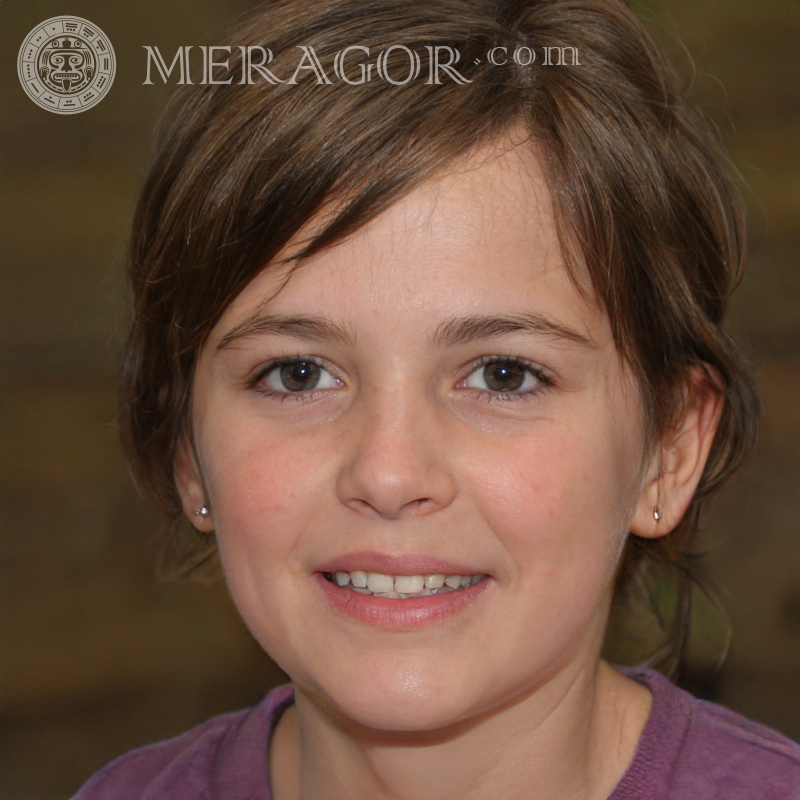 Retrato de una buena chica en la foto de perfil. Rostros de niñas pequeñas Europeos Rusos Niñas