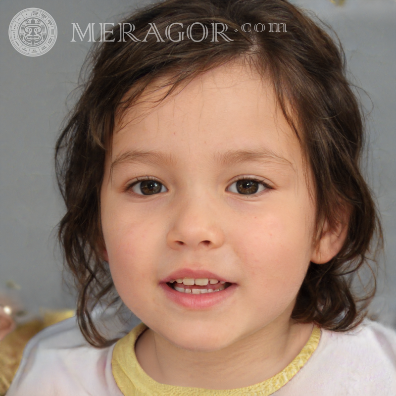 Photo une petite fille aux cheveux noirs Visages de petites filles Européens Russes Petites filles