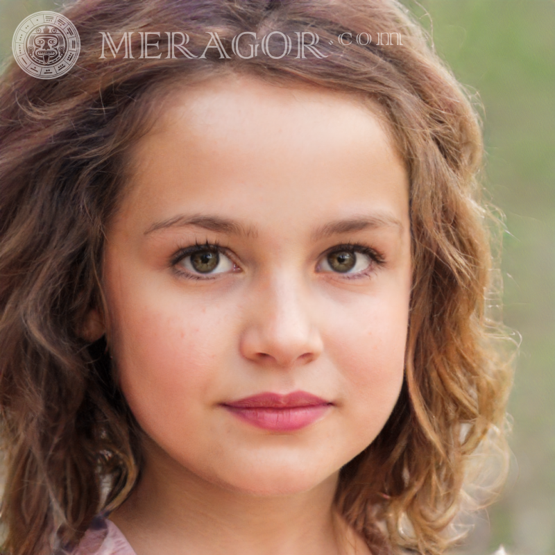 Foto eines Mädchens, das wie eine Puppe aussieht Gesichter von kleinen Mädchen Europäer Russen Maedchen