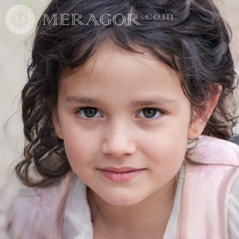 Visage une photo modeste de petite fille Visages de petites filles Européens Russes Petites filles