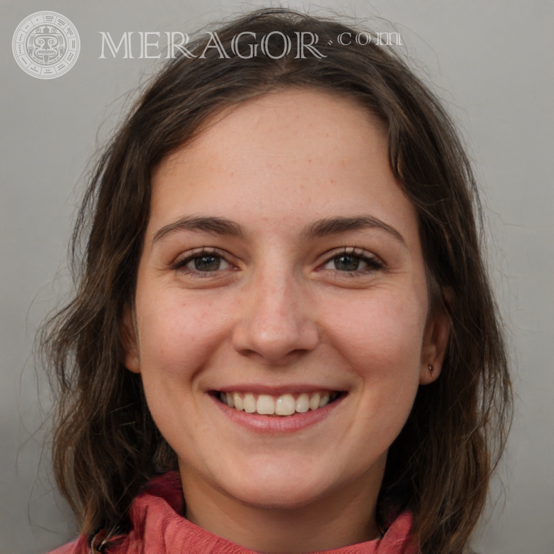 Foto de una niña sobre un fondo gris Rostros de niñas pequeñas Europeos Rusos Niñas