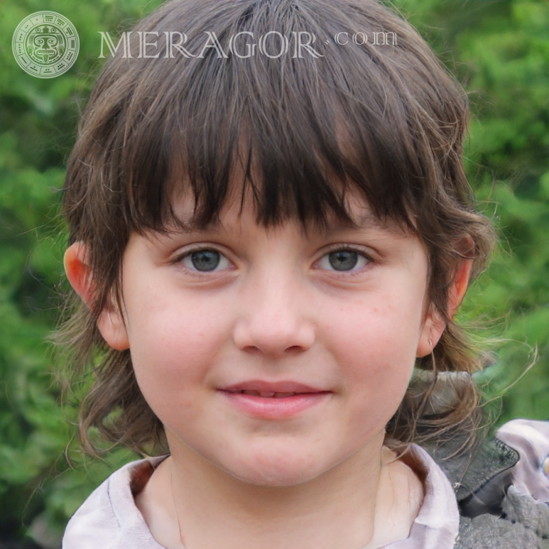 Photo de la fille sur la photo de profil sur le compte Visages de petites filles Européens Russes Petites filles