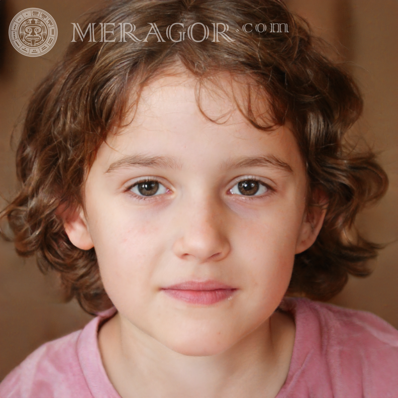 O rosto de uma garota séria no avatar Rostos de meninas Europeus Russos Meninas