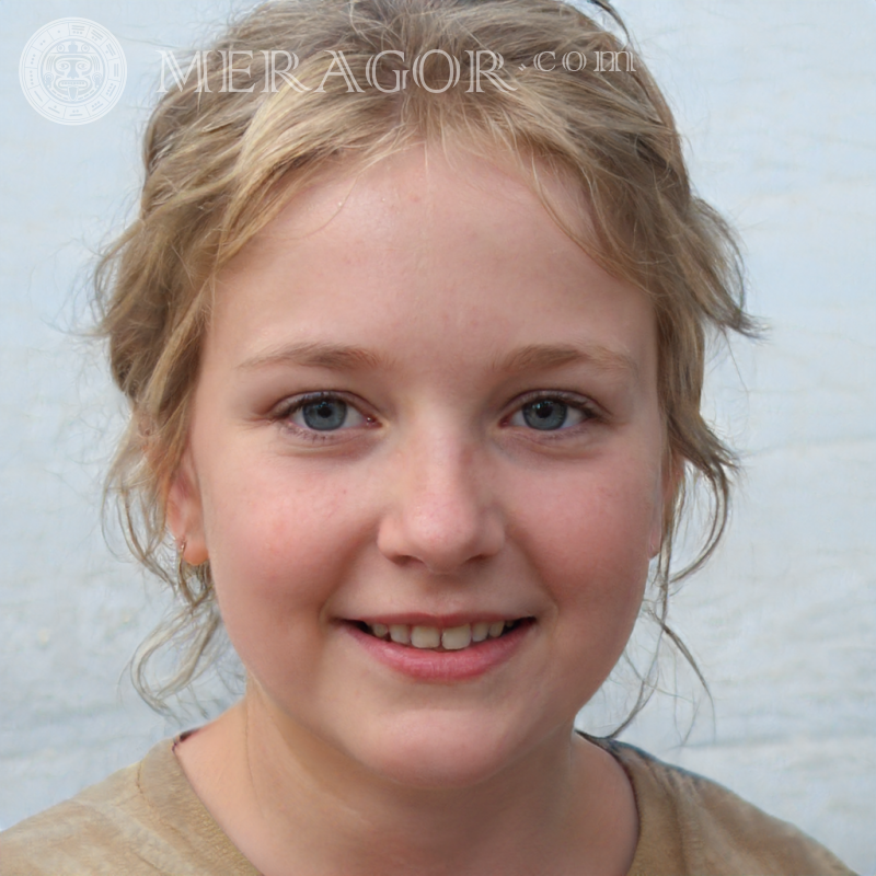 Foto de una niña paciente Rostros de niñas pequeñas Europeos Rusos Niñas
