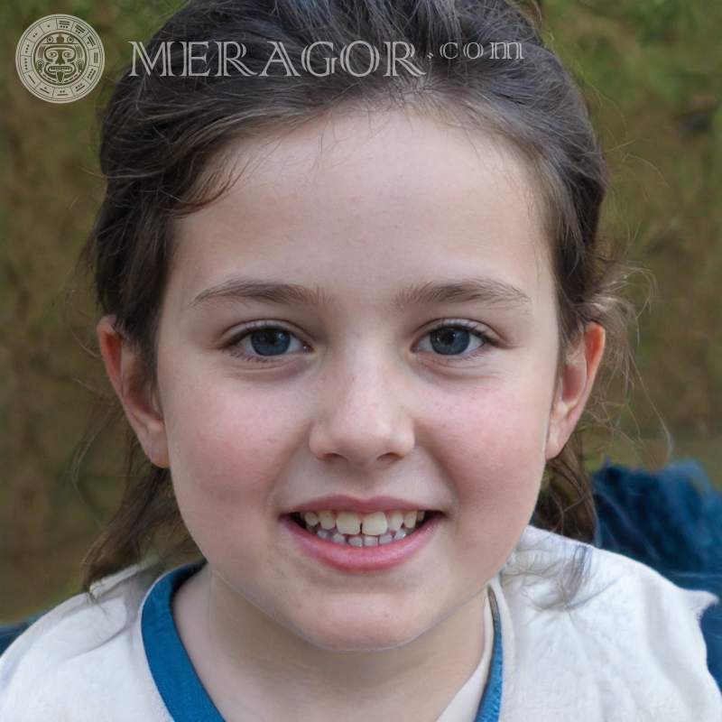 Foto de una niña engreída Rostros de niñas pequeñas Europeos Rusos Niñas
