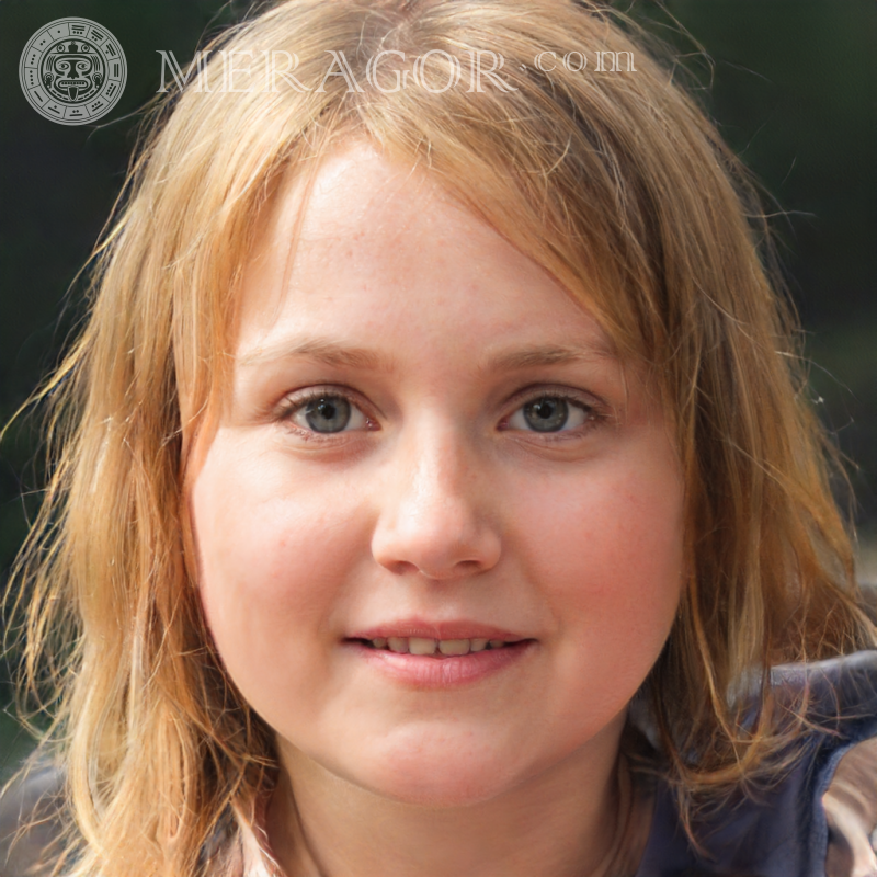 Porträt eines neidischen Mädchens Gesichter von kleinen Mädchen Europäer Russen Maedchen