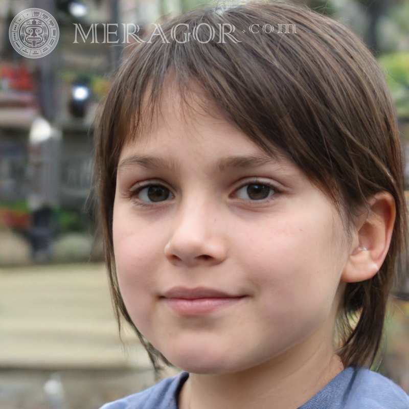 Foto de niña colérica Rostros de niñas pequeñas Europeos Rusos Niñas