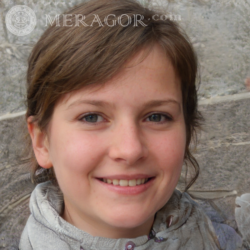 Photo une fille responsable Visages de petites filles Européens Russes Petites filles