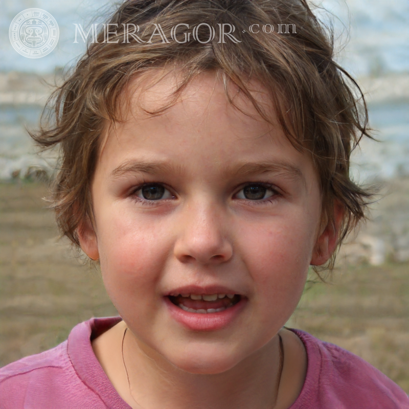 Photo une petite fille capricieuse Visages de petites filles Européens Russes Petites filles