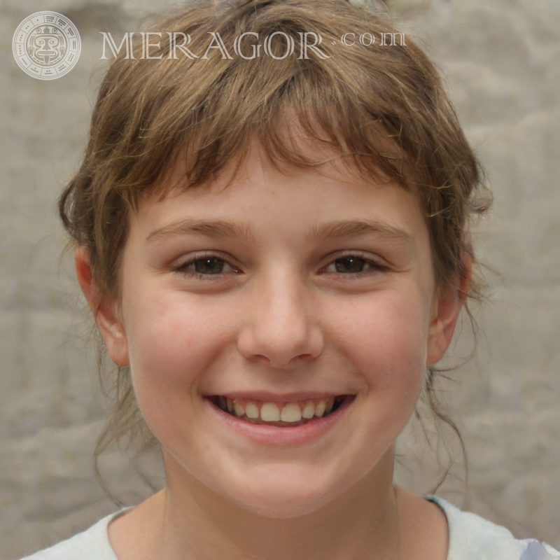 Chica enérgica en avatar Rostros de niñas pequeñas Europeos Rusos Niñas