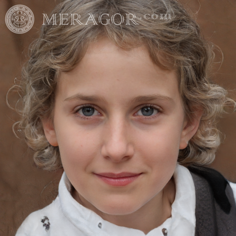 Porträt eines aufbrausenden Mädchens Gesichter von kleinen Mädchen Europäer Russen Maedchen