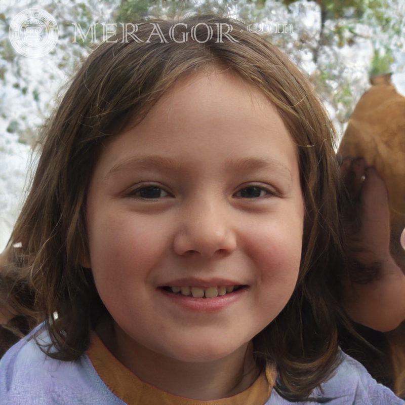 Foto de una niña amigable | 0 Rostros de niñas pequeñas Europeos Rusos Niñas