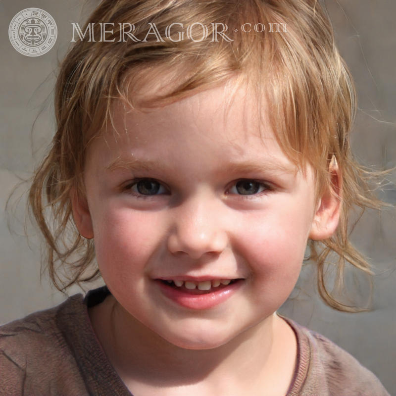 Retrato de una niña juguetona Rostros de niñas pequeñas Europeos Rusos Niñas