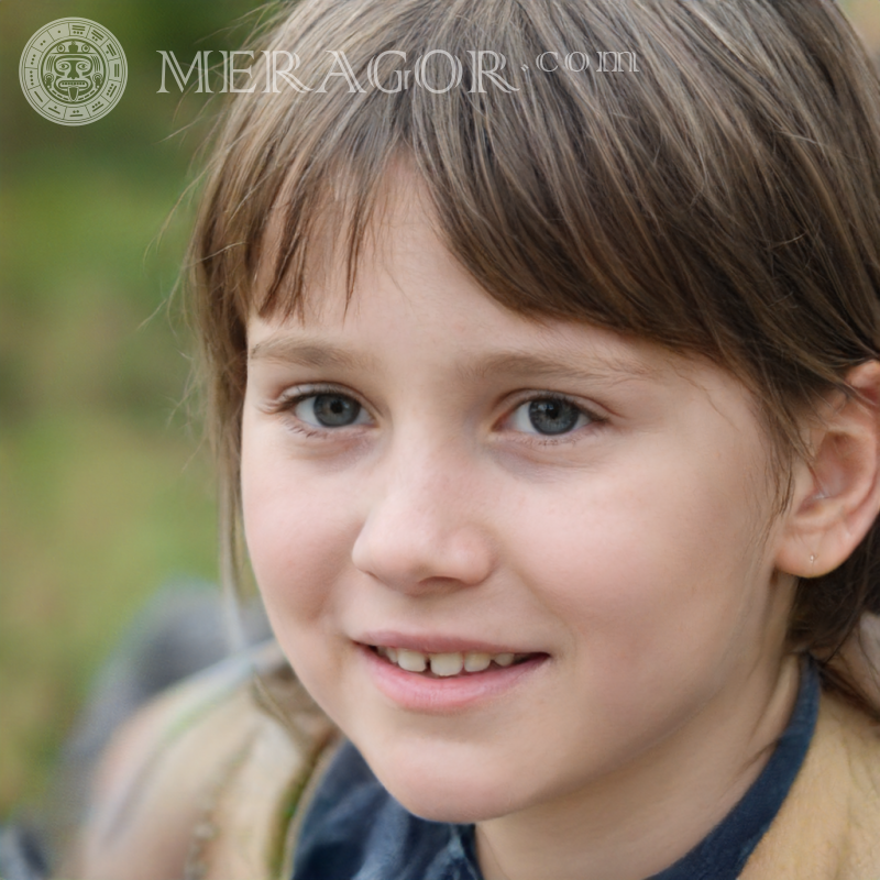 Das Gesicht eines fürsorglichen kleinen Mädchens Gesichter von kleinen Mädchen Europäer Russen Maedchen