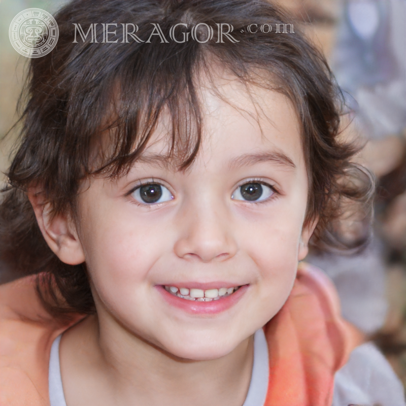 Foto de una pequeña niña increíble Rostros de niñas pequeñas Europeos Rusos Niñas