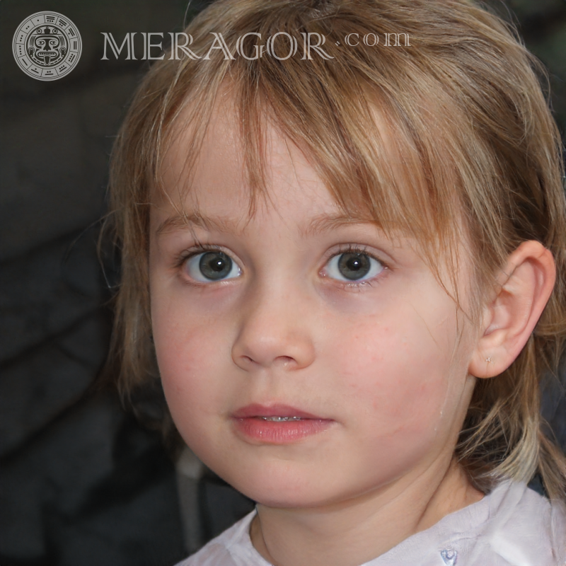 Foto de una niña expresiva | 4 Rostros de niñas pequeñas Europeos Rusos Niñas